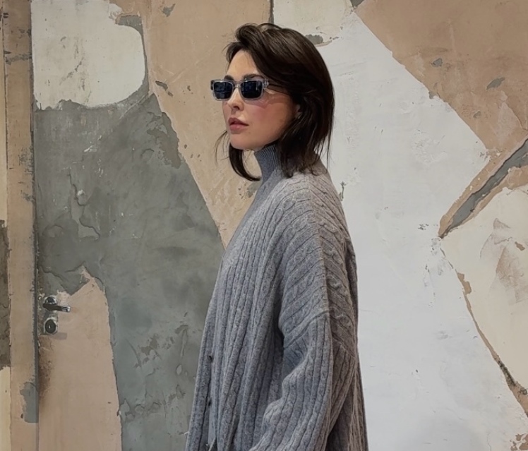 Оптика + трикотаж: формула осеннего комфорта с характером